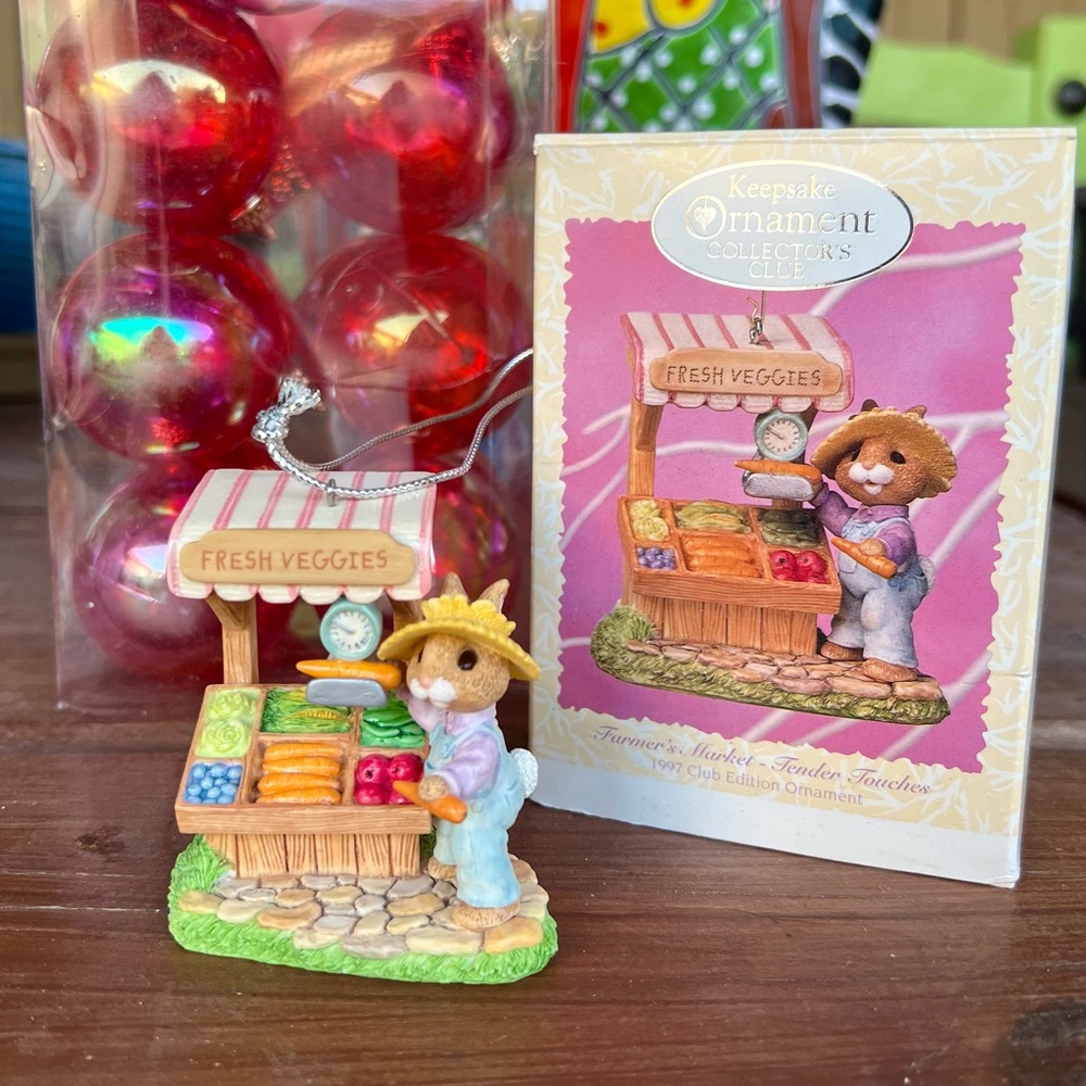 Hallmark Farmer's Market Bunny Ornament Collector’s Club Keepsake 1997